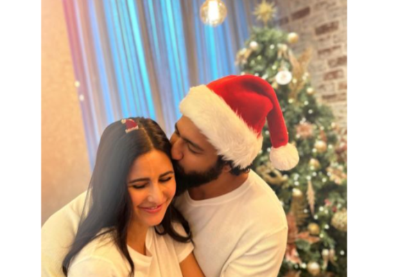 Katrina Kaif-Vicky Kaushal eshe kiya Christmas Celebration Kaif-Vicky